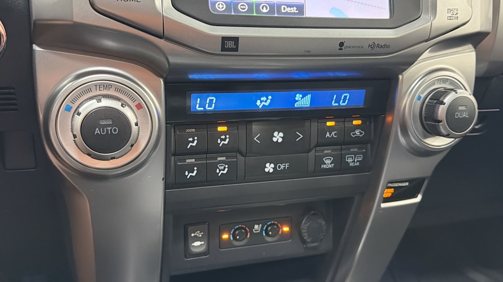 Thumbnail: 2015 Toyota 4Runner - 29