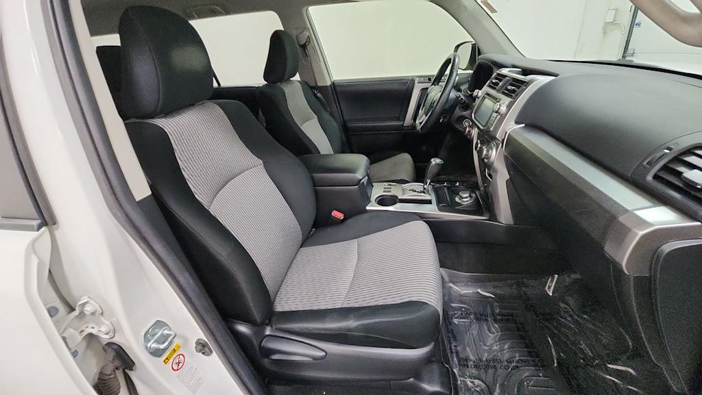 Thumbnail: 2017 Toyota 4Runner - 31