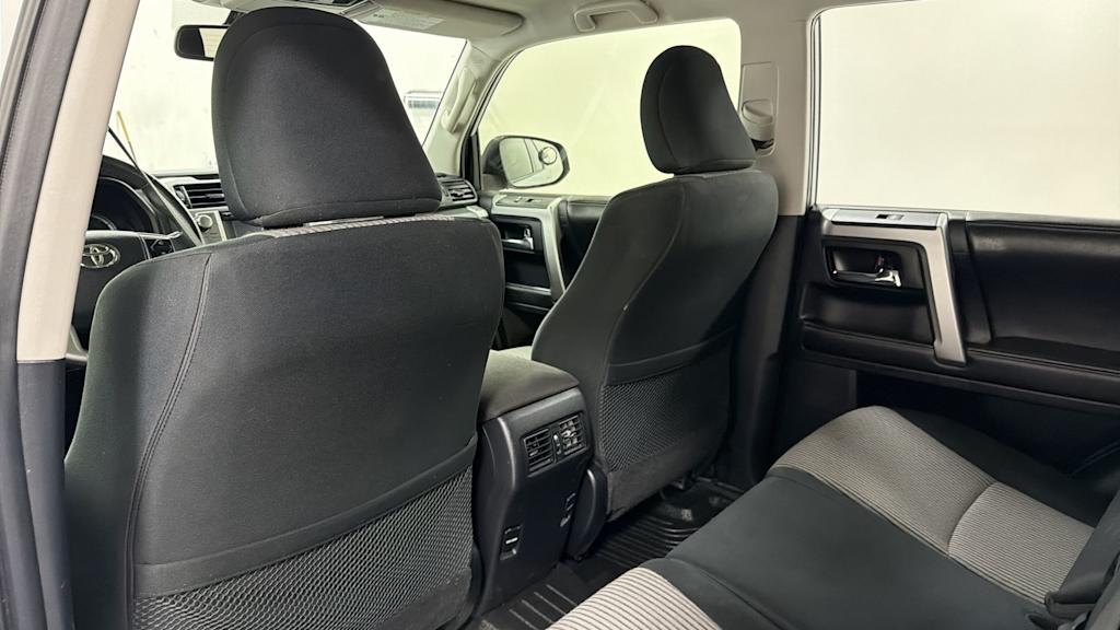 Thumbnail: 2016 Toyota 4Runner - 30