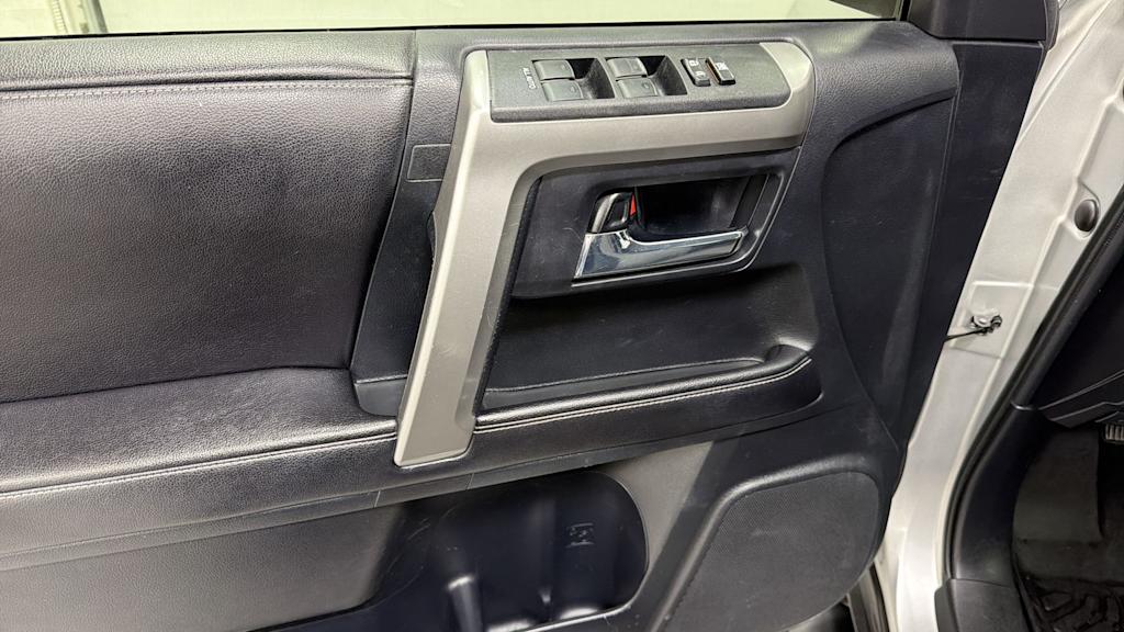 Thumbnail: 2016 Toyota 4Runner - 26