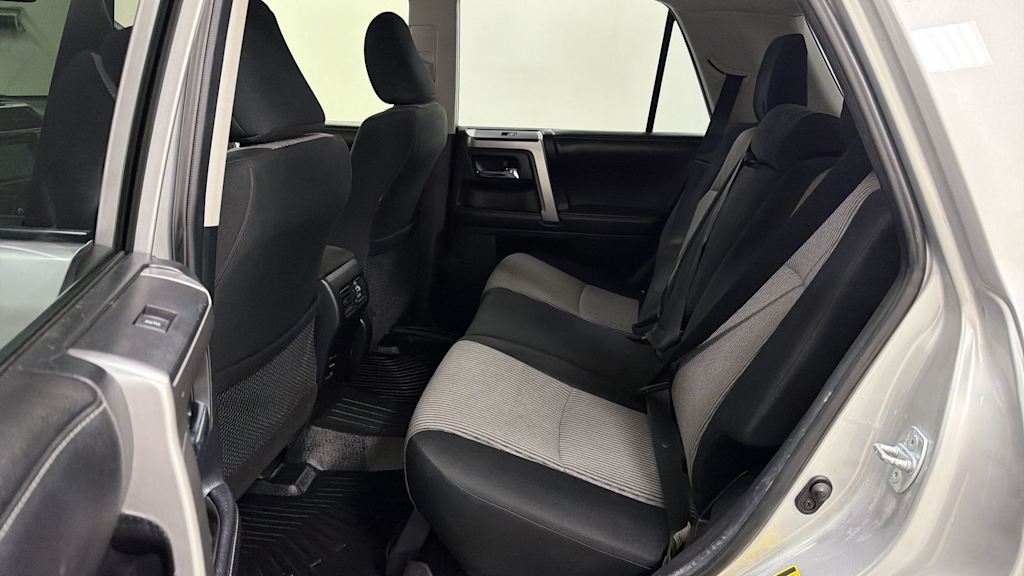 Thumbnail: 2016 Toyota 4Runner - 12