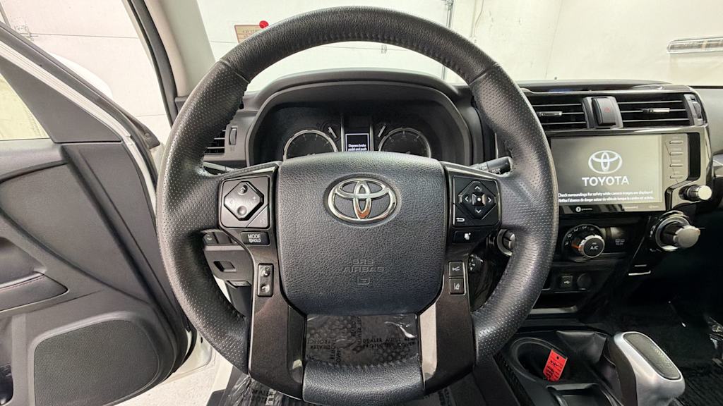 Thumbnail: 2020 Toyota 4Runner - 10