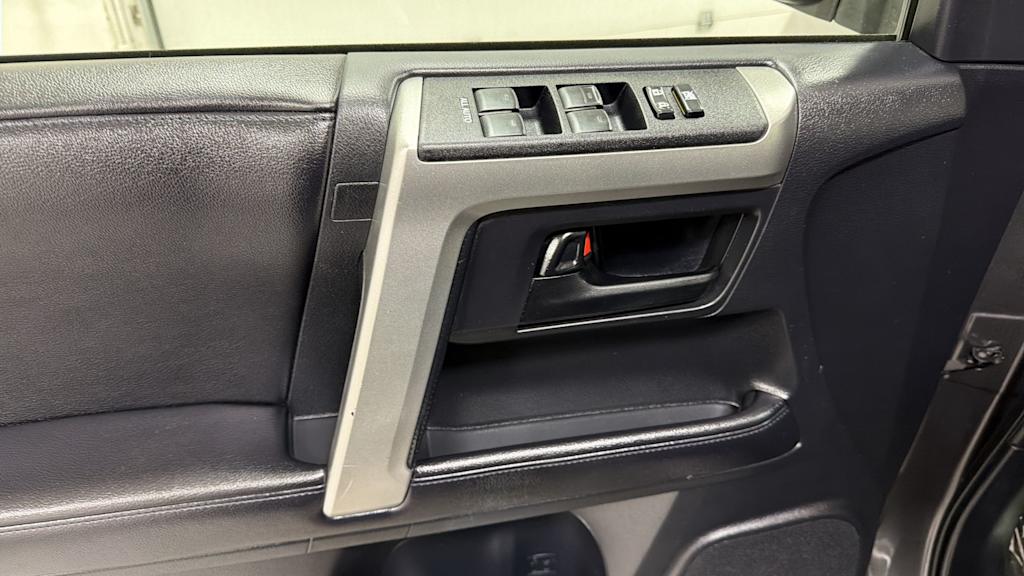 Thumbnail: 2012 Toyota 4Runner - 26