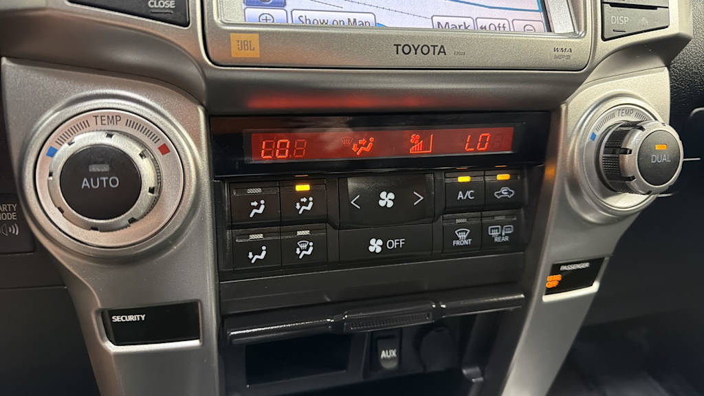 Thumbnail: 2012 Toyota 4Runner - 29