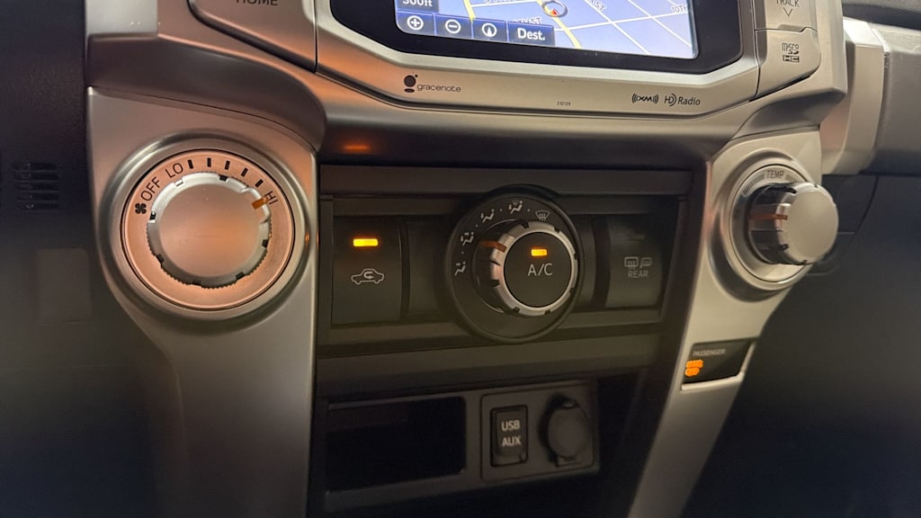 Thumbnail: 2018 Toyota 4Runner - 29