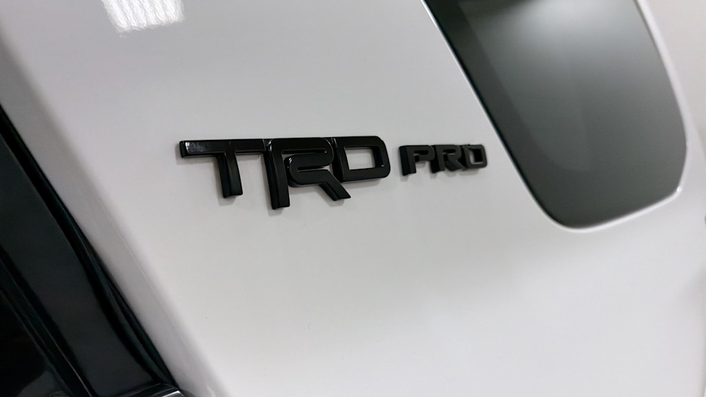 Thumbnail: 2016 Toyota 4Runner - 6
