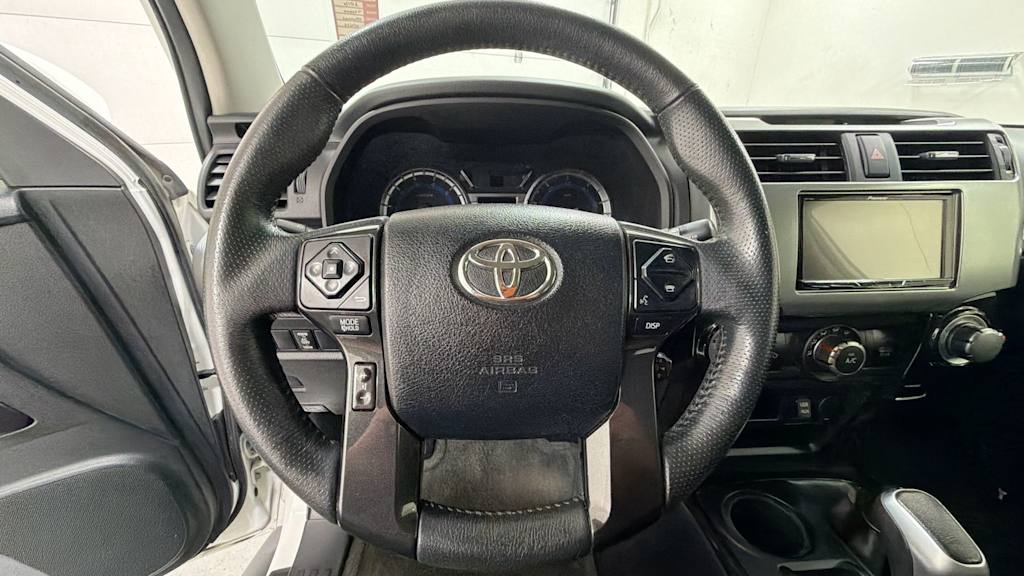 Thumbnail: 2016 Toyota 4Runner - 9
