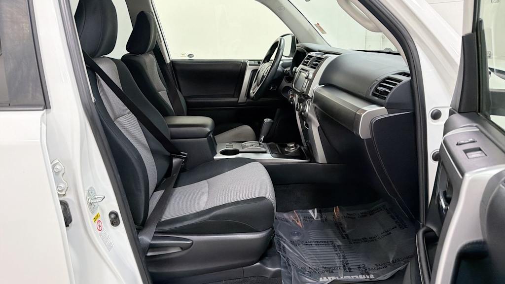 Thumbnail: 2016 Toyota 4Runner - 31