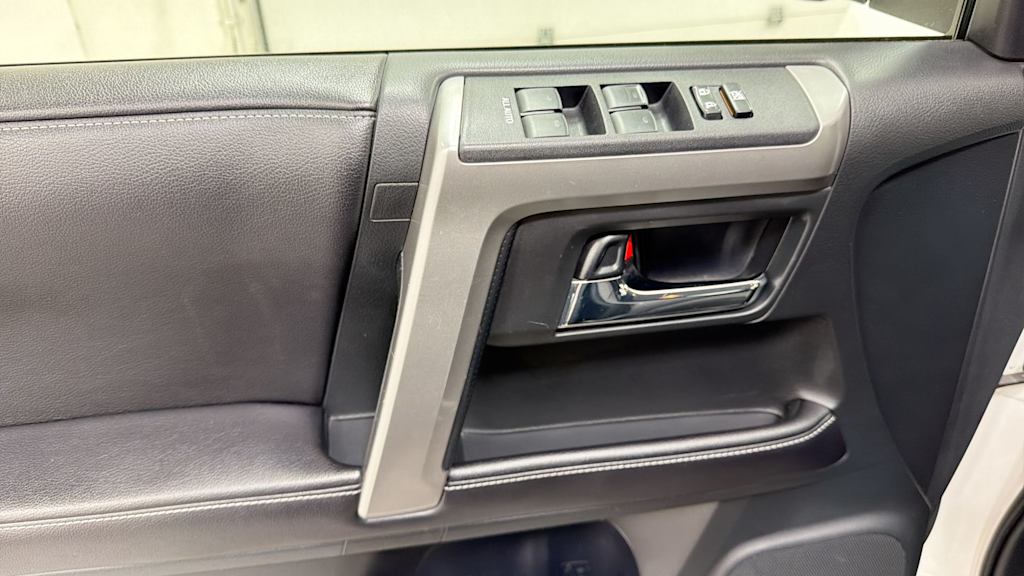 Thumbnail: 2016 Toyota 4Runner - 26