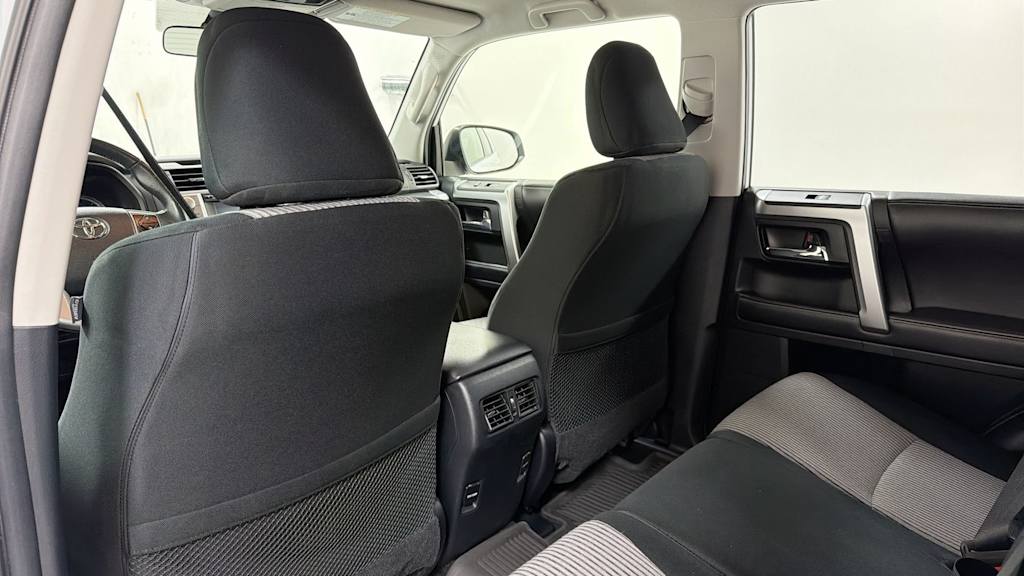 Thumbnail: 2016 Toyota 4Runner - 30