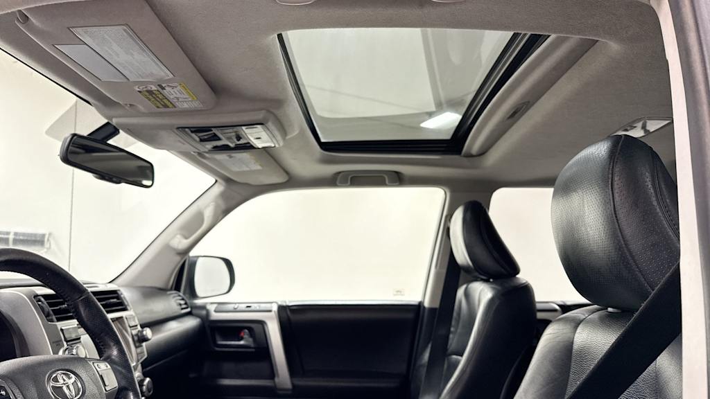 Thumbnail: 2010 Toyota 4Runner - 30