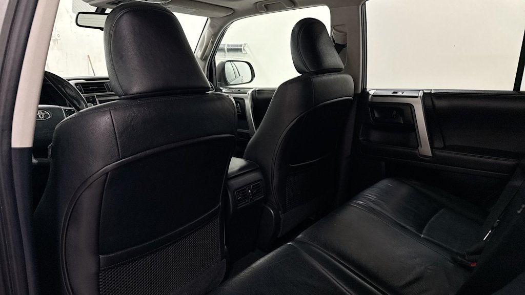 Thumbnail: 2010 Toyota 4Runner - 31