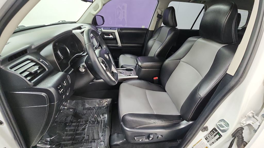 Thumbnail: 2016 Toyota 4Runner - 9