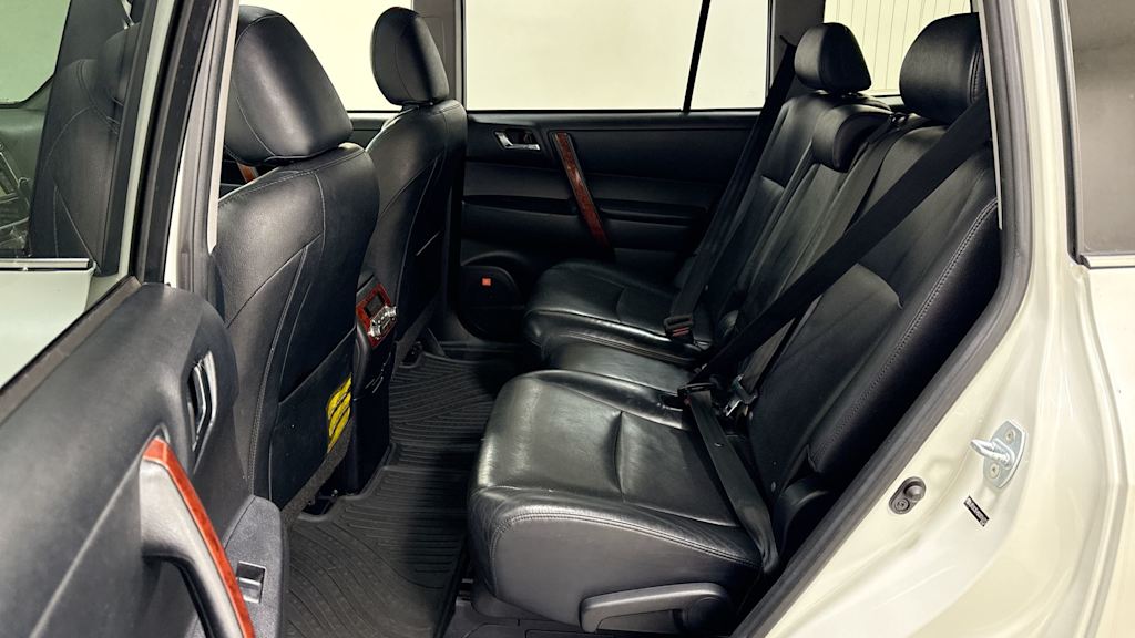 2013 Toyota Highlander Limited 12