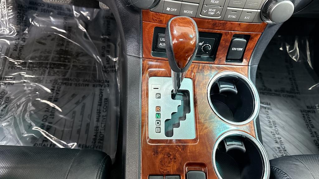 2013 Toyota Highlander Limited 16