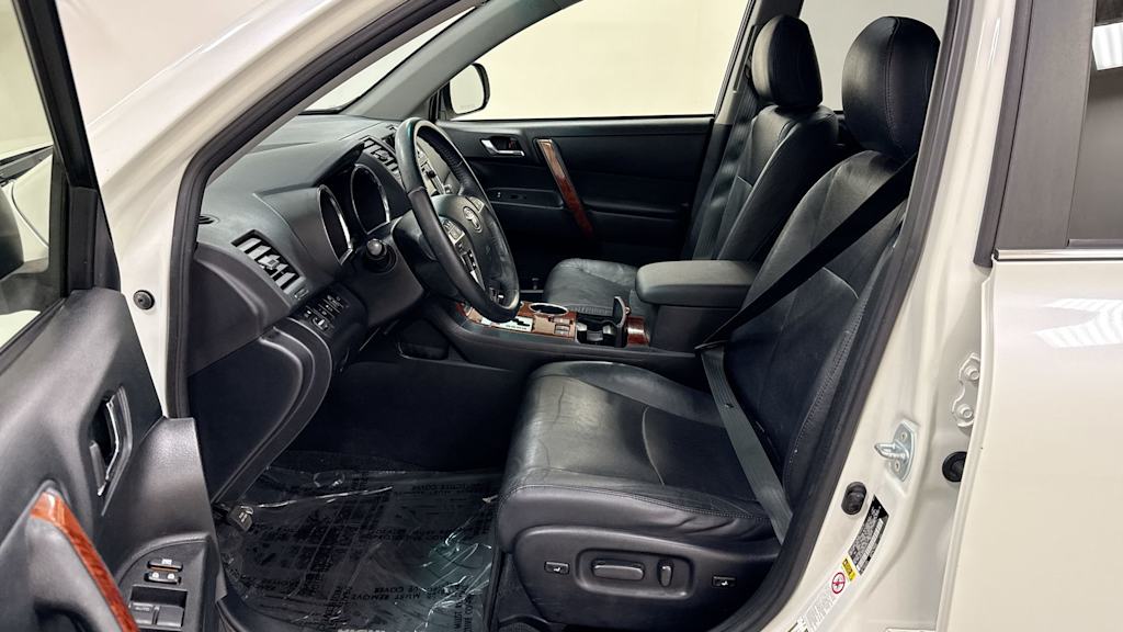 2013 Toyota Highlander Limited 10