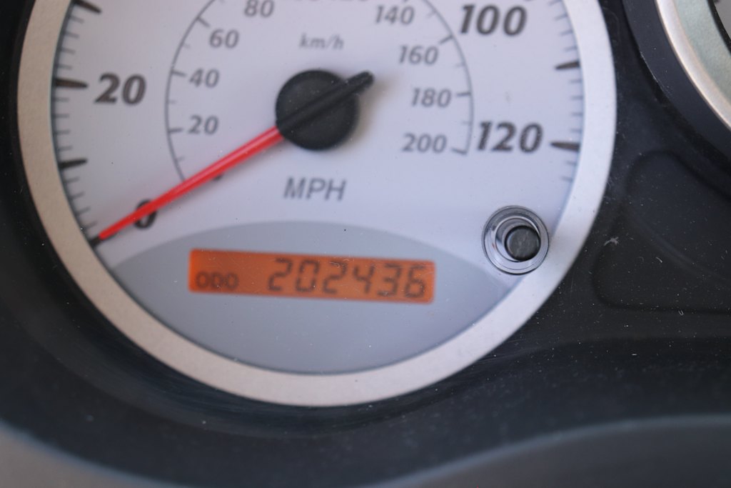 Thumbnail: 2004 Toyota RAV4 - 11