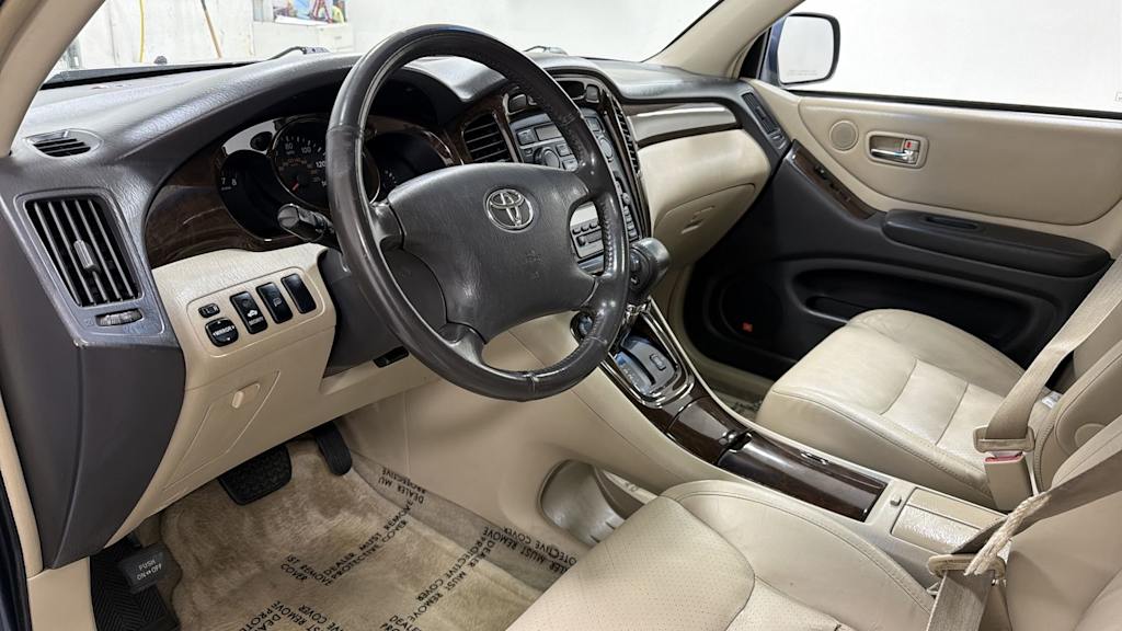 Thumbnail: 2003 Toyota Highlander - 2