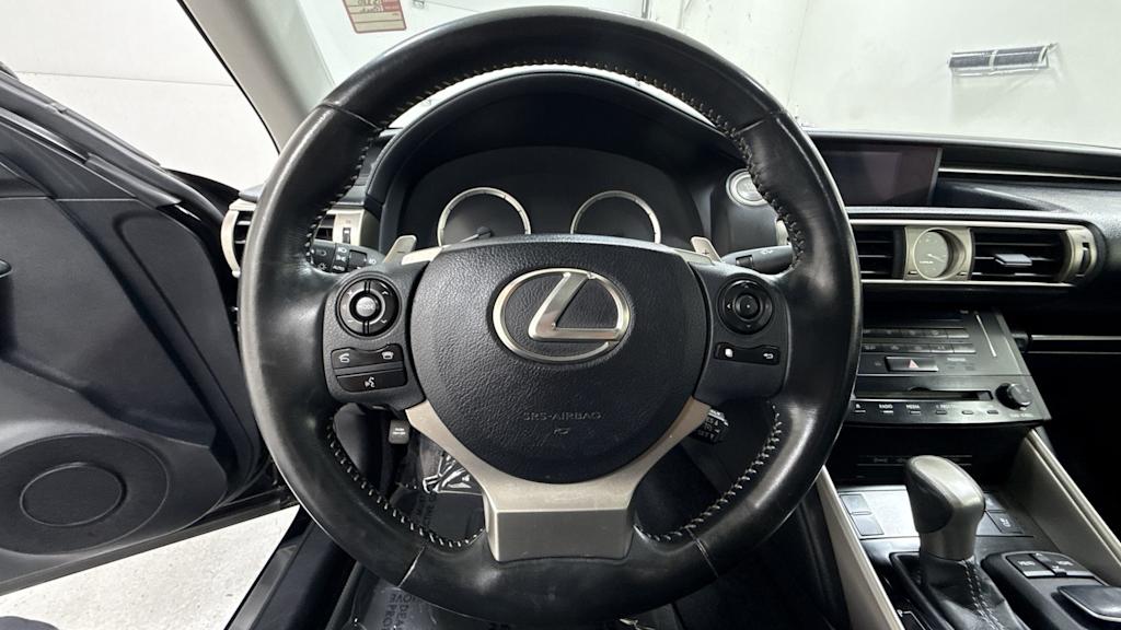 Thumbnail: 2014 Lexus IS - 10