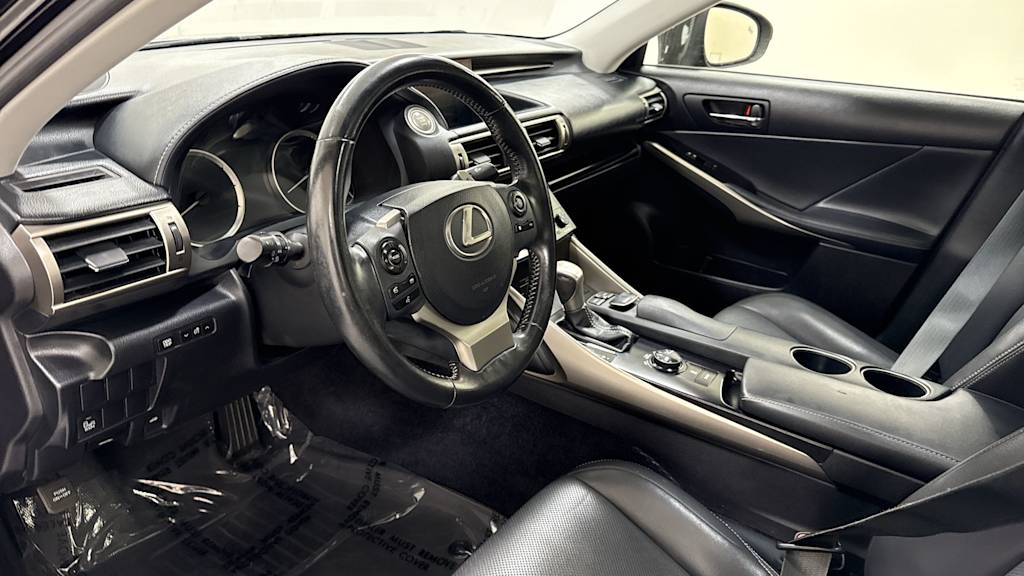 Thumbnail: 2014 Lexus IS - 2
