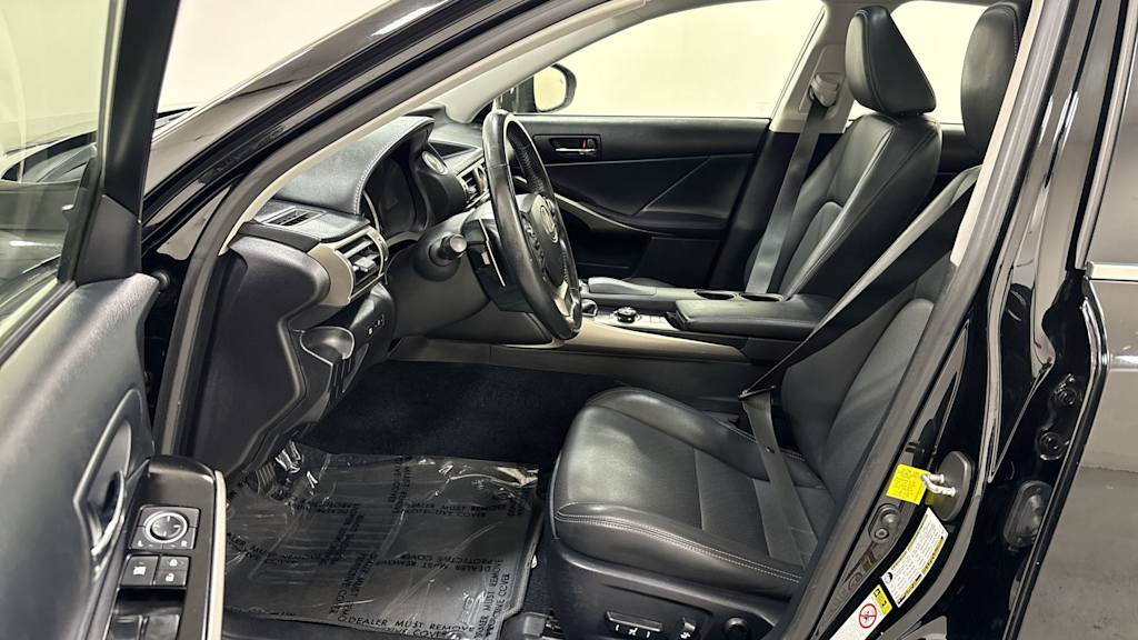 Thumbnail: 2014 Lexus IS - 11