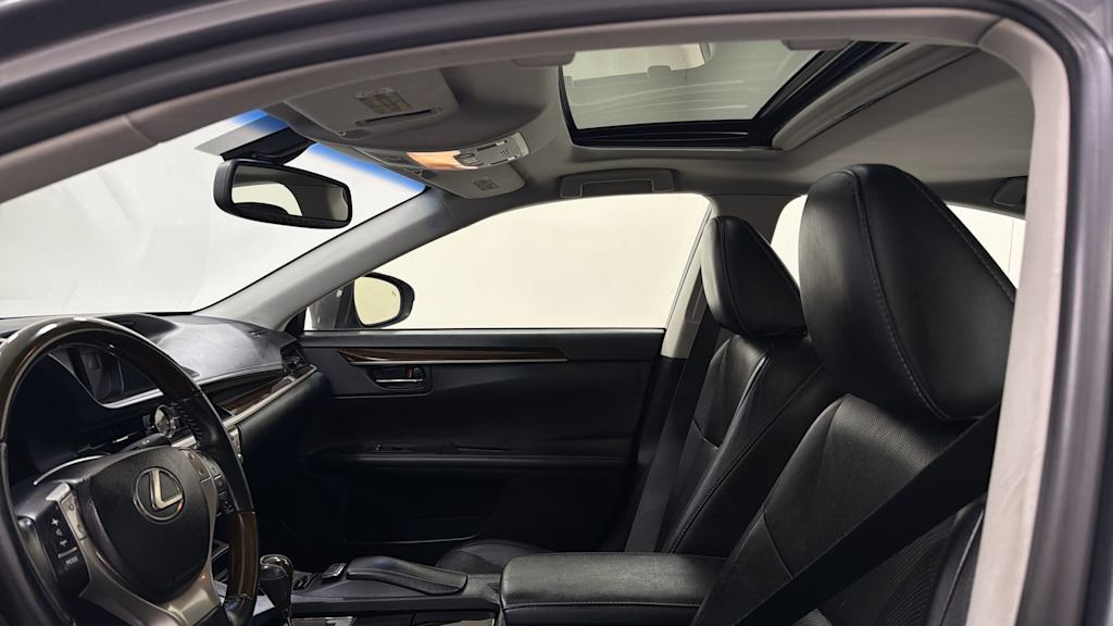 Thumbnail: 2014 Lexus ES - 12