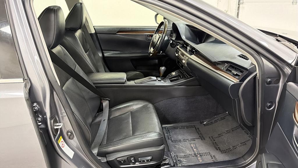 Thumbnail: 2014 Lexus ES - 32