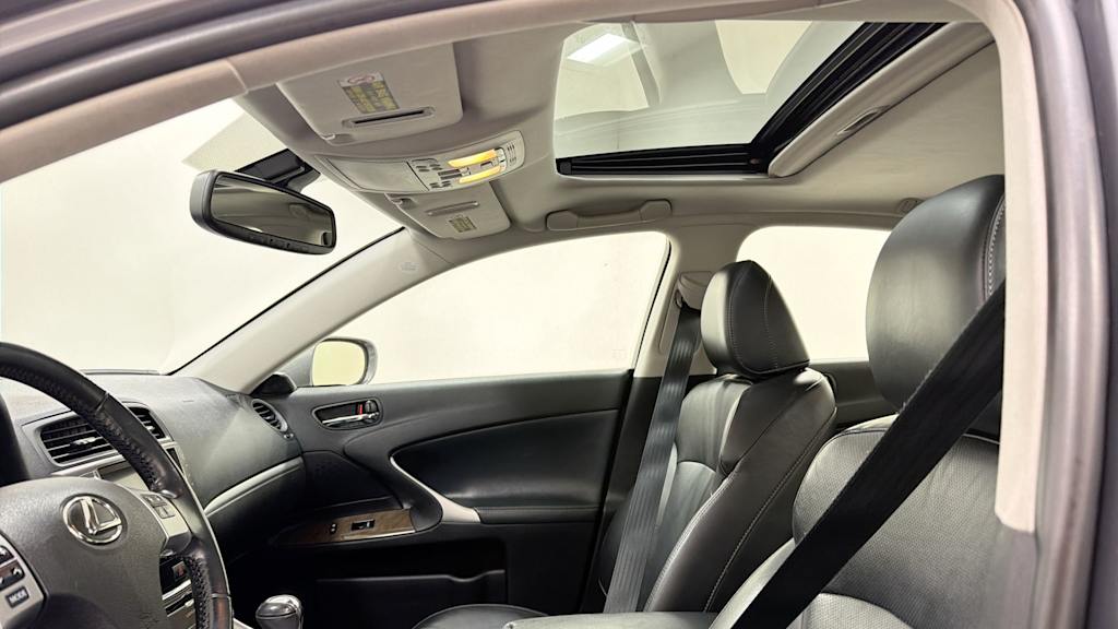 Thumbnail: 2012 Lexus IS - 11