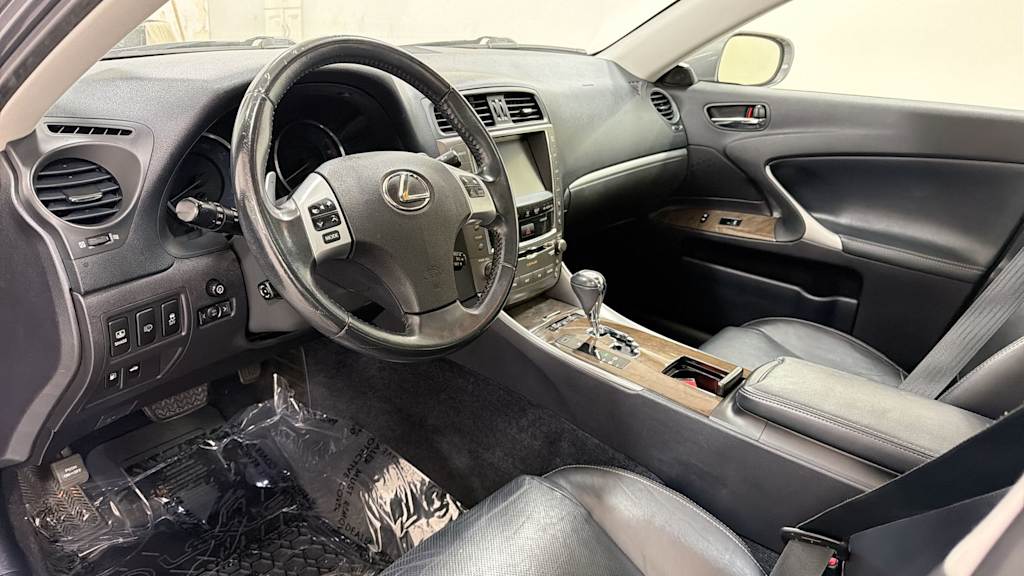 Thumbnail: 2012 Lexus IS - 2