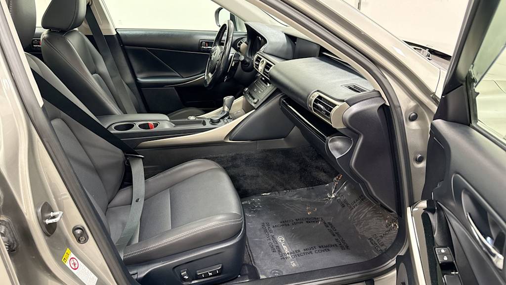 2015 Lexus IS 250 11