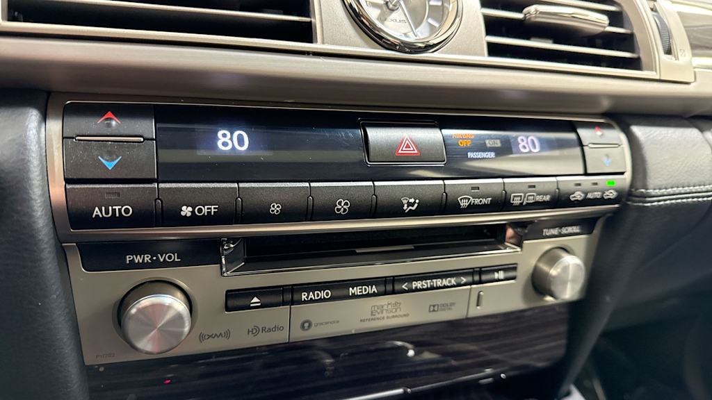 2016 Lexus LS 460 29