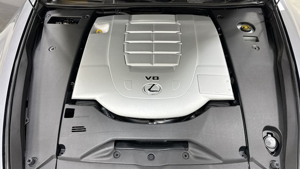 2016 Lexus LS 460 32