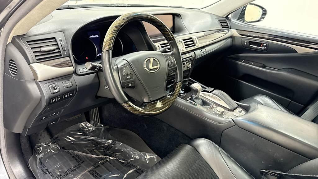 2016 Lexus LS 460 2