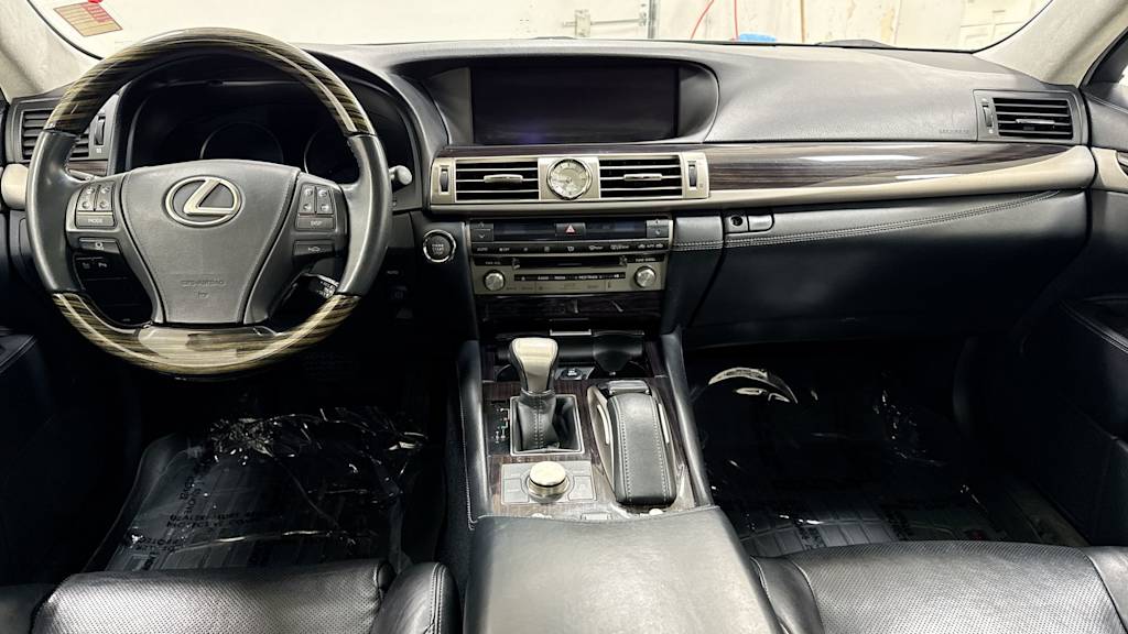 2016 Lexus LS 460 12
