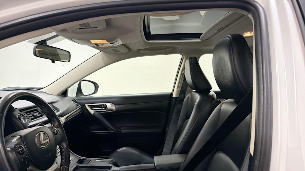 Thumbnail: 2015 Lexus CT - 28