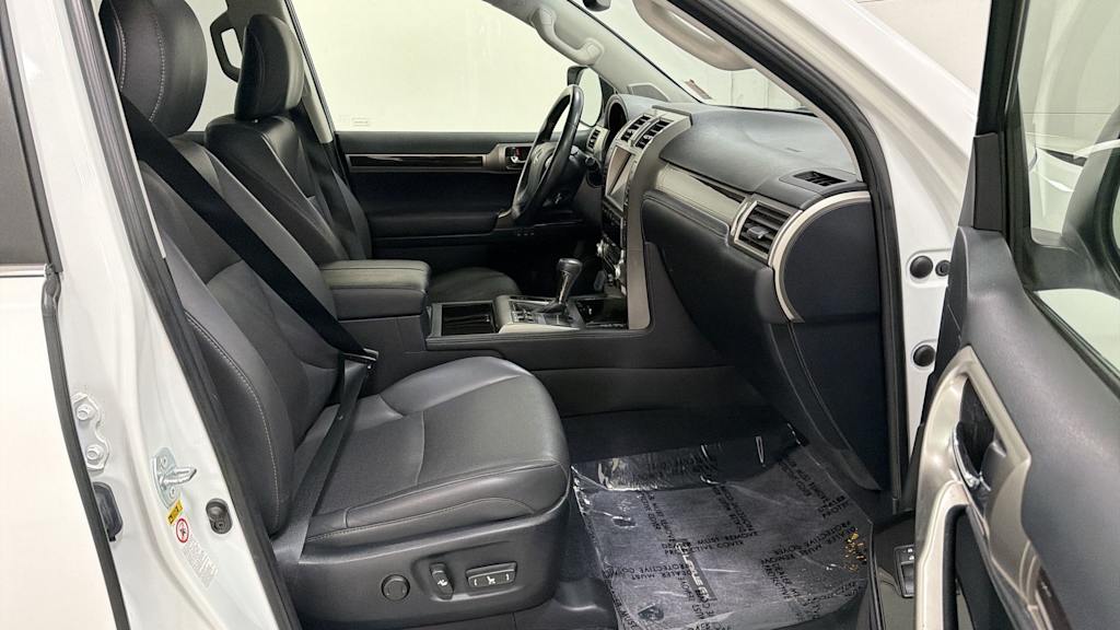Thumbnail: 2016 Lexus GX - 33