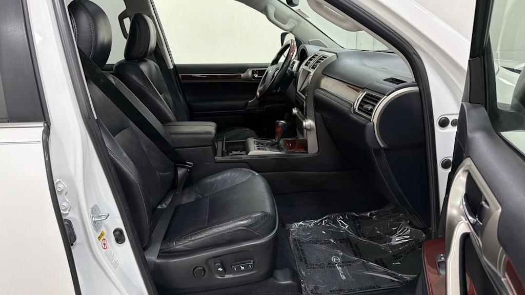 Thumbnail: 2013 Lexus GX - 33