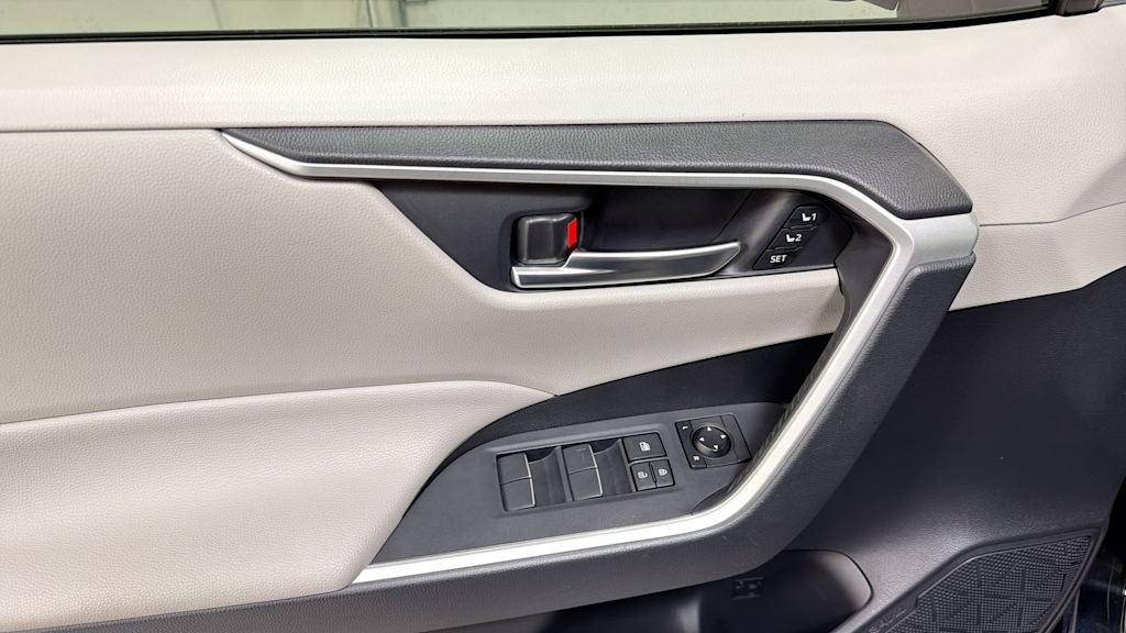 Thumbnail: 2019 Toyota RAV4 - 26