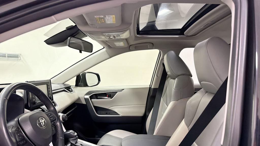 Thumbnail: 2019 Toyota RAV4 - 29