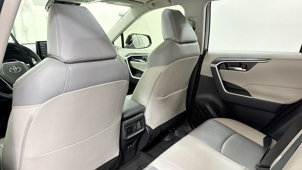 Thumbnail: 2019 Toyota RAV4 - 30