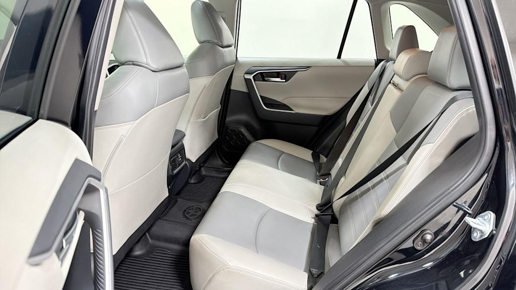 Thumbnail: 2019 Toyota RAV4 - 12