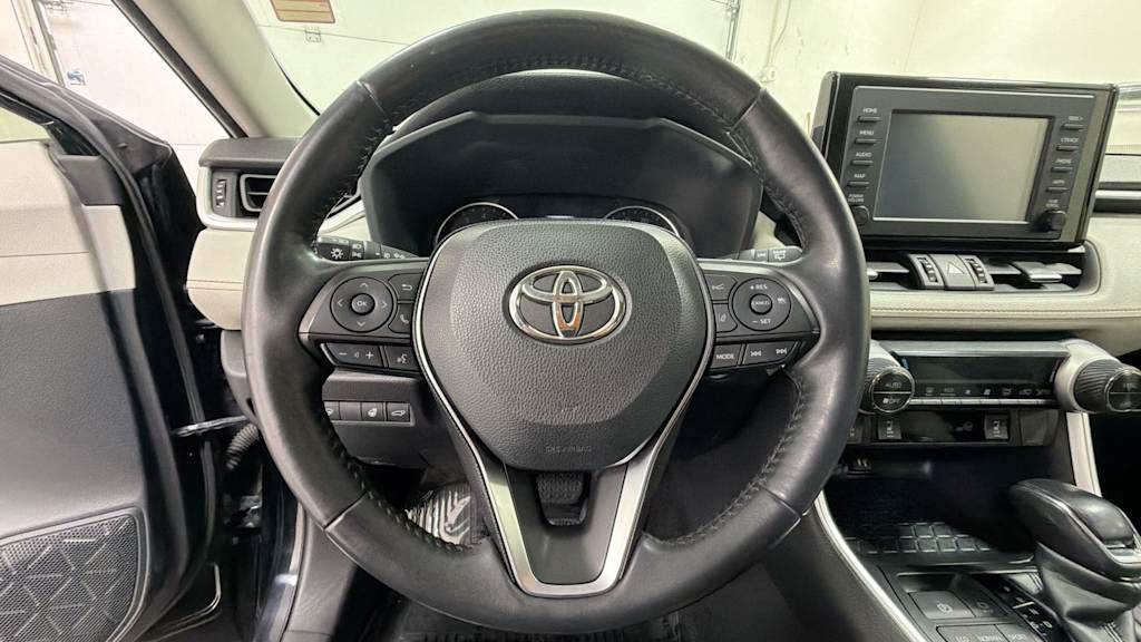 Thumbnail: 2019 Toyota RAV4 - 9