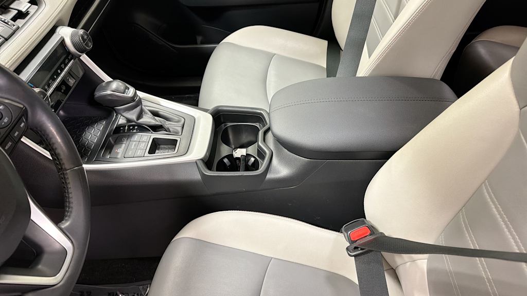 Thumbnail: 2019 Toyota RAV4 - 11