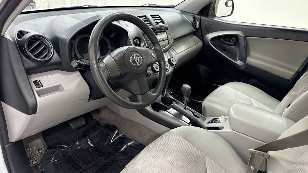 2009 Toyota RAV4 Base 2