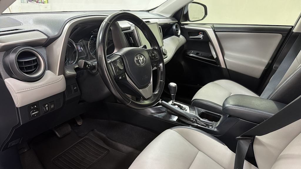 Thumbnail: 2016 Toyota RAV4 - 2
