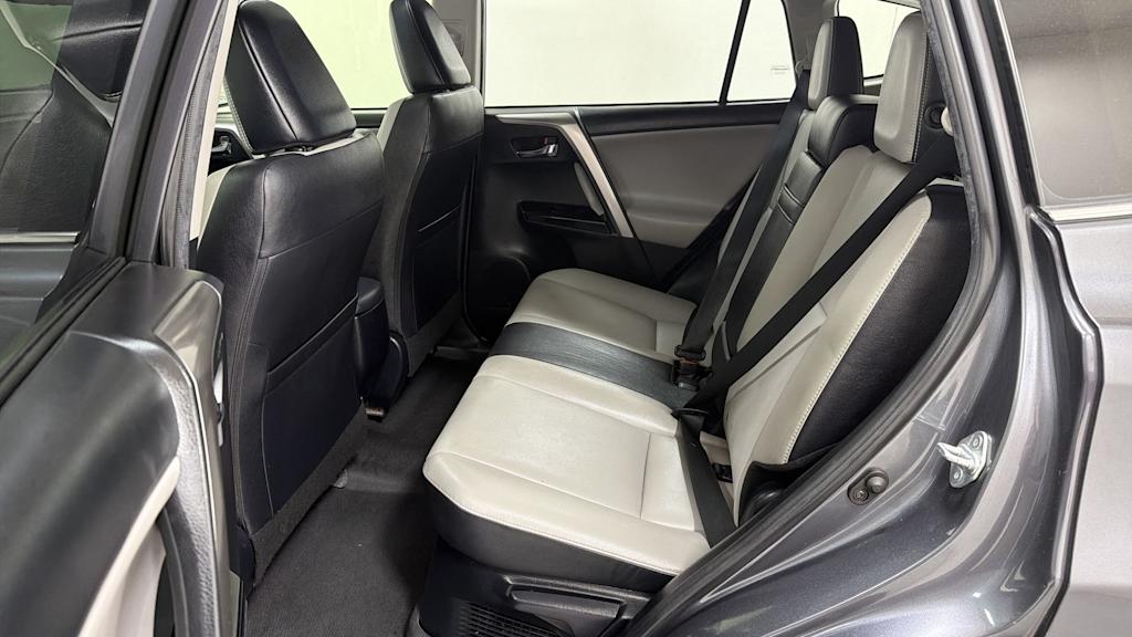 Thumbnail: 2016 Toyota RAV4 - 12