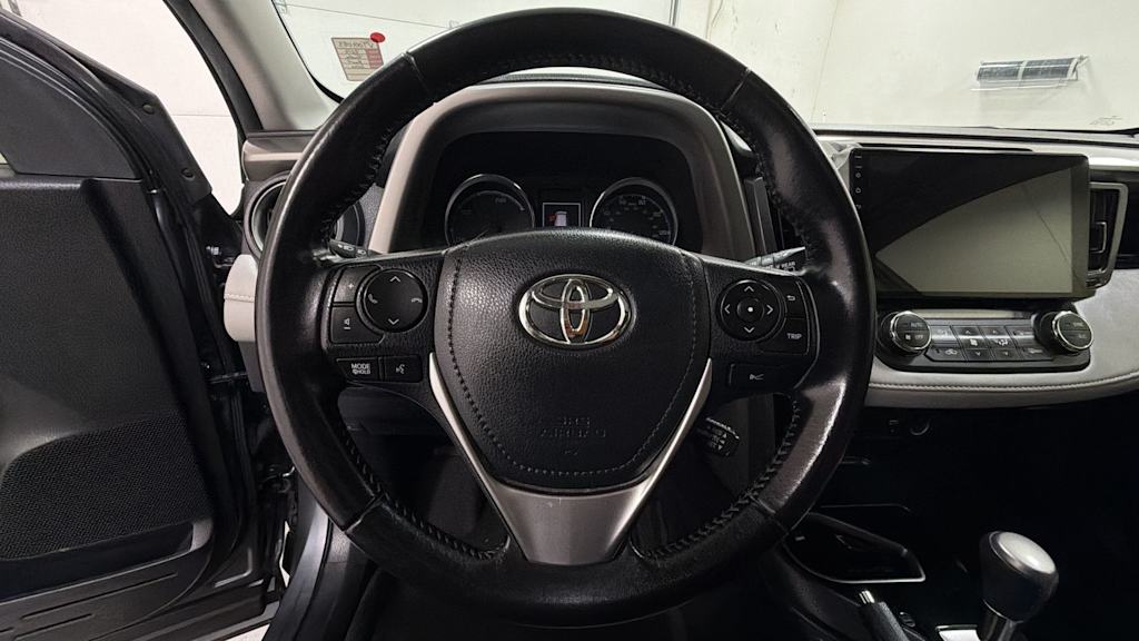 Thumbnail: 2016 Toyota RAV4 - 9