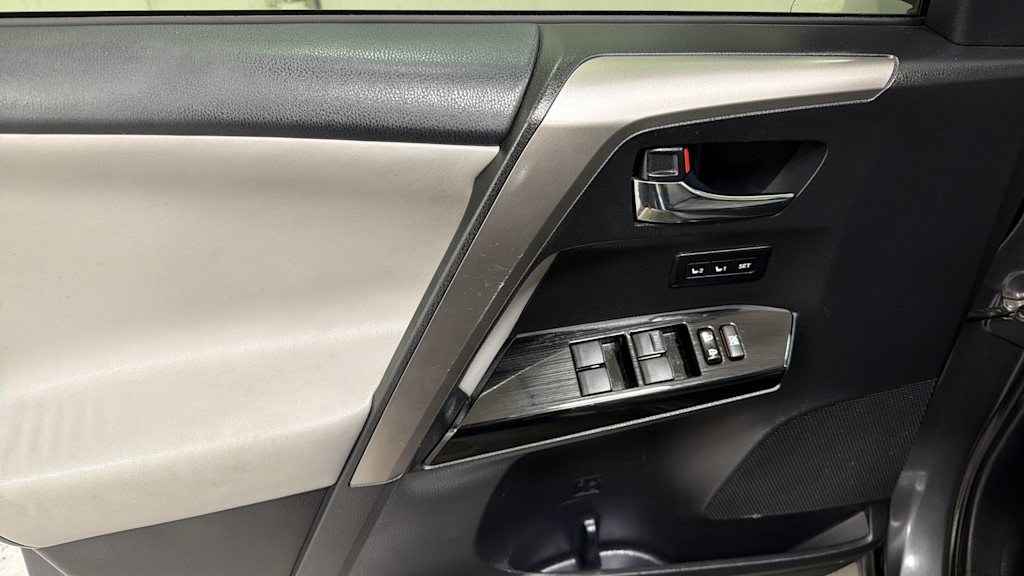 Thumbnail: 2016 Toyota RAV4 - 26
