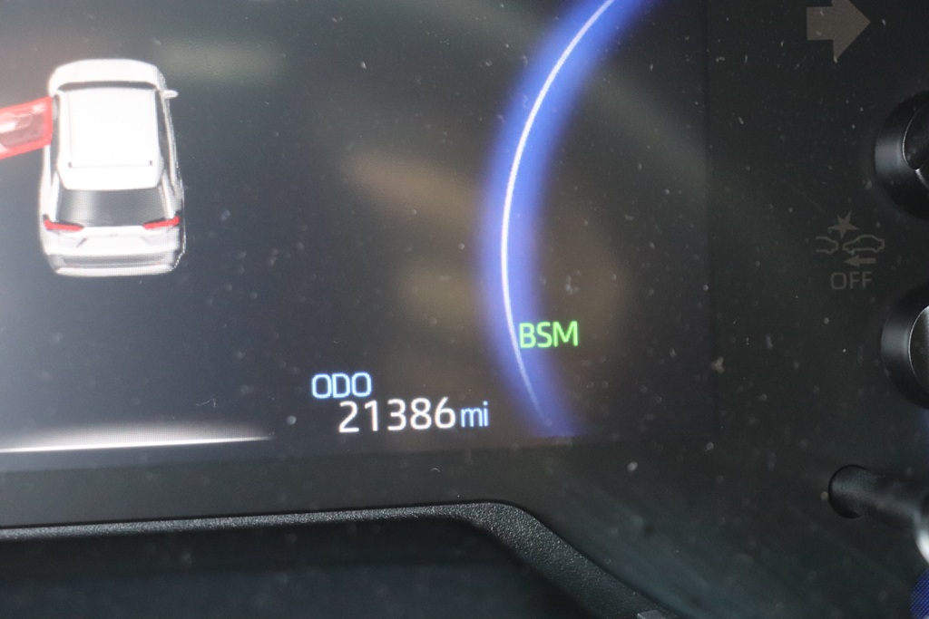 Thumbnail: 2020 Toyota RAV4 - 7