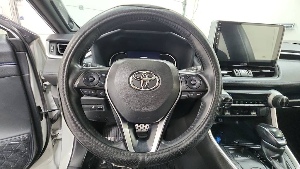 Thumbnail: 2019 Toyota RAV4 - 8